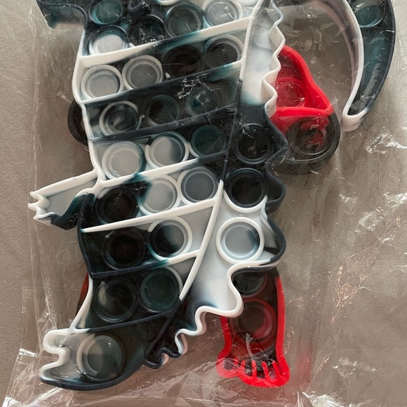 Pop it Toys Godzilla and King Kong.  Helps with stress and anxiety - Picture 2 of 5